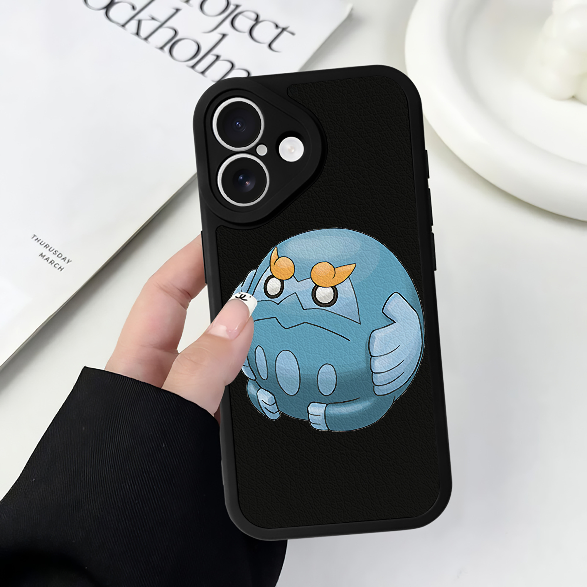 （画像用） ポケットモンスター Pokémon 【iPhone 16シリーズ対応】シリコンスマホケース（レザー調） 材質：シリコン
